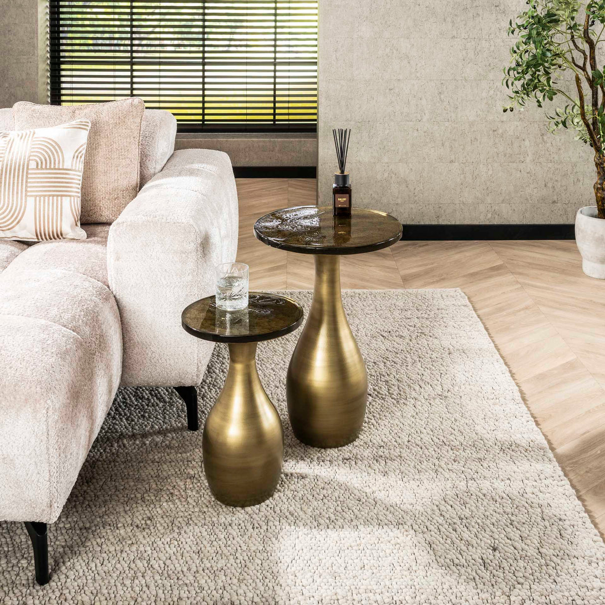 Bijzettafels - Bijzettafel Vesto Druppelvorm Antiek Goud 45 cm - Dimehouse