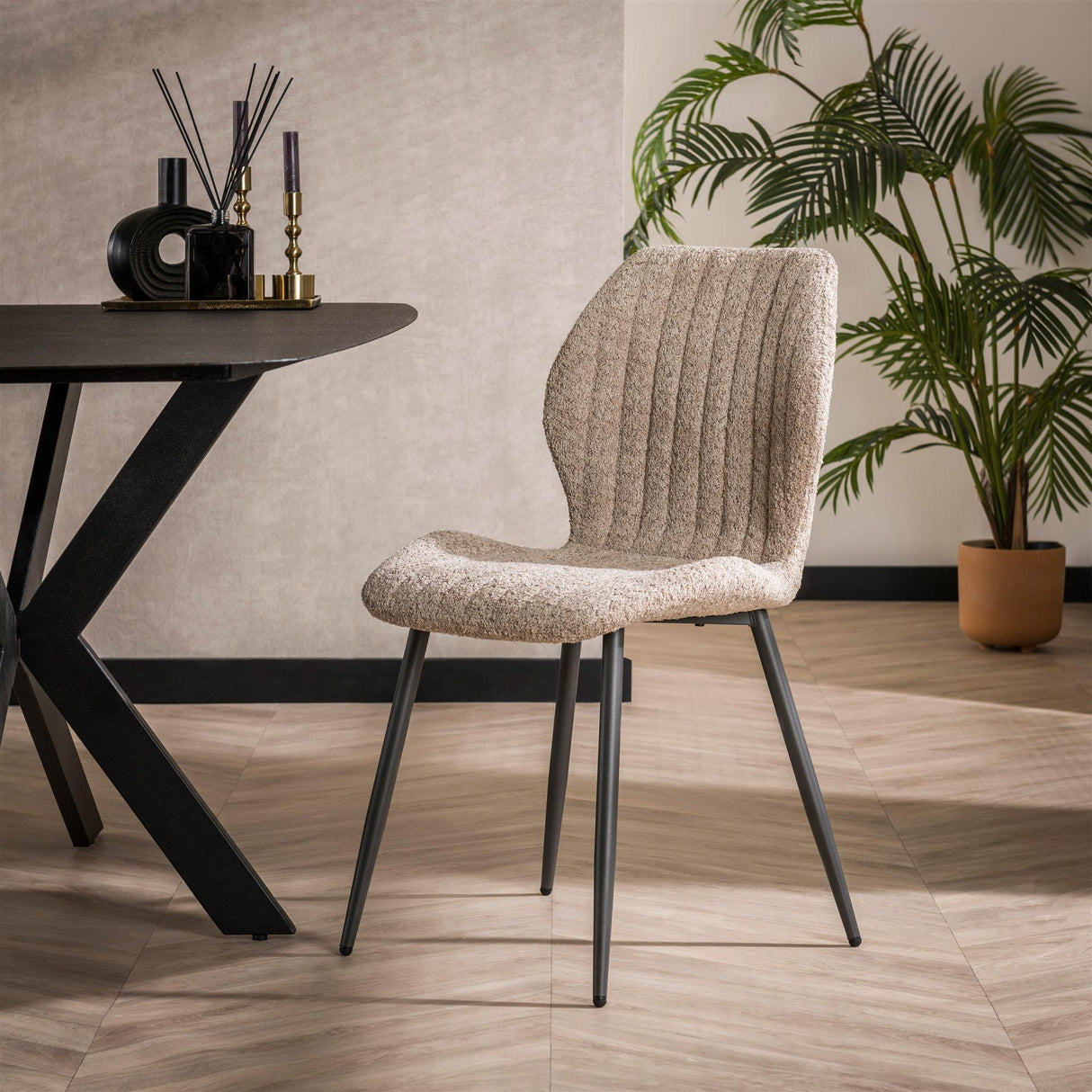 Eetkamerstoelen - Set van 4 eetkamerstoelen Luna Bouclé Zand - Dimehouse
