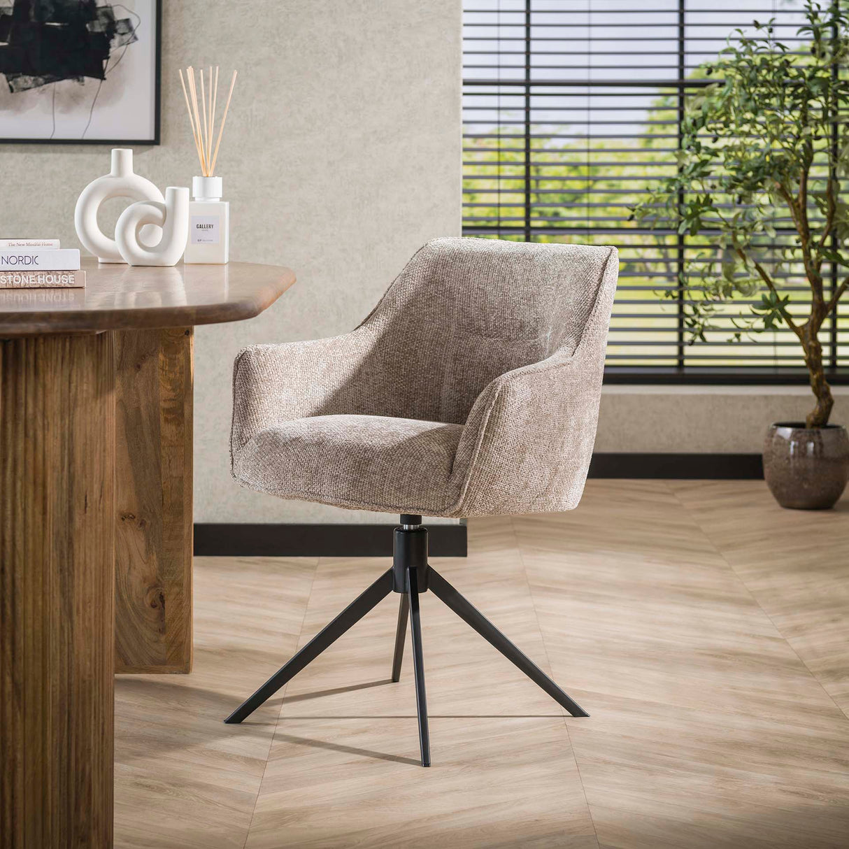 Eetkamerstoelen - Eetkamerstoel Chia Rich Stof Zand Draaibaar - Dimehouse