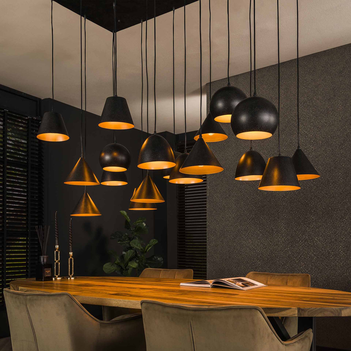 Hanglampen - Hanglamp Kane 18 - lichts metaal zwart - Dimehouse