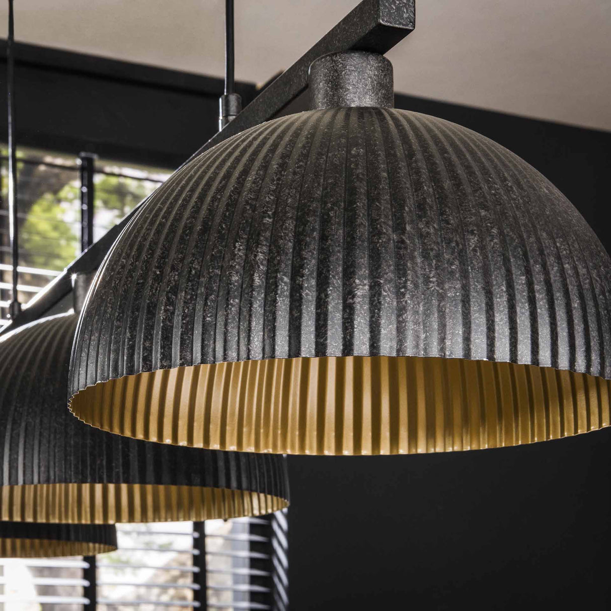 Hanglampen - Hanglamp Melo 3 - lichts metaal zwart - Dimehouse