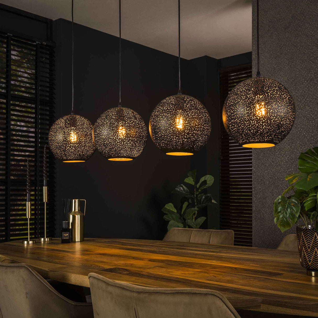 Hanglampen - Hanglamp Zeno 4 - lichts Ø25 metaal zwart - Dimehouse