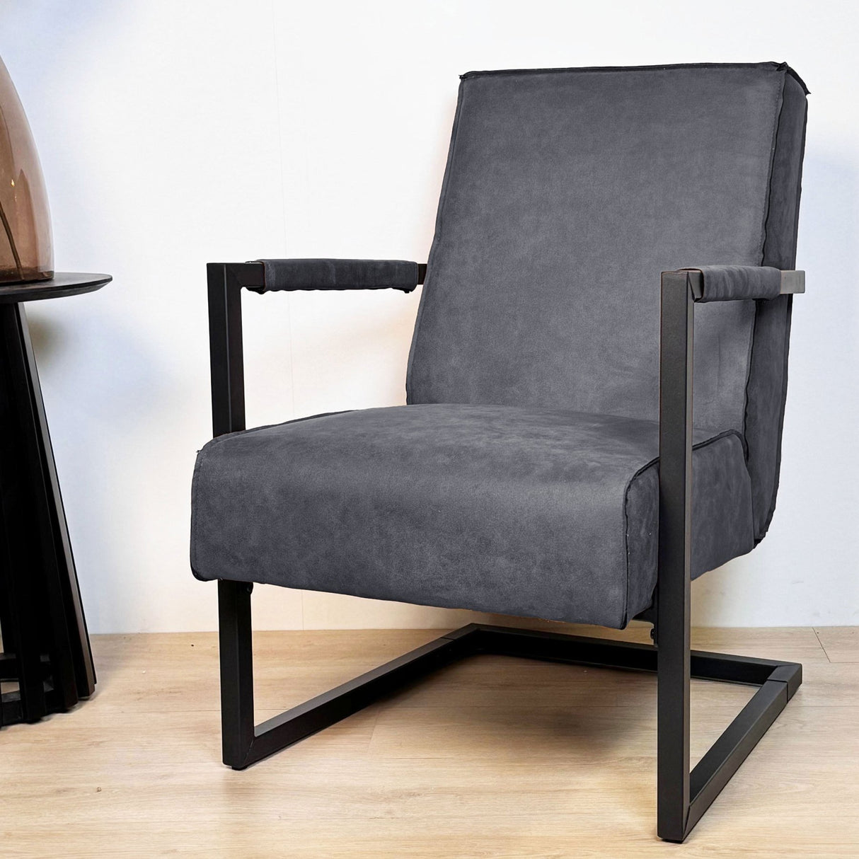 Fauteuils - Industriële fauteuil antraciet eco - leer Tiger - Dimehouse