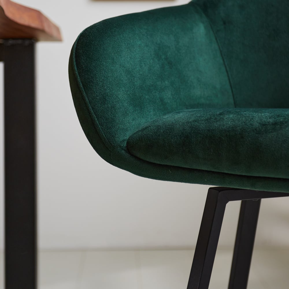 Barhocker Elise Samt Dimehouse Grün LxBxH 95x59x57 Samt Stimmungsvoller Fotoausschnitt