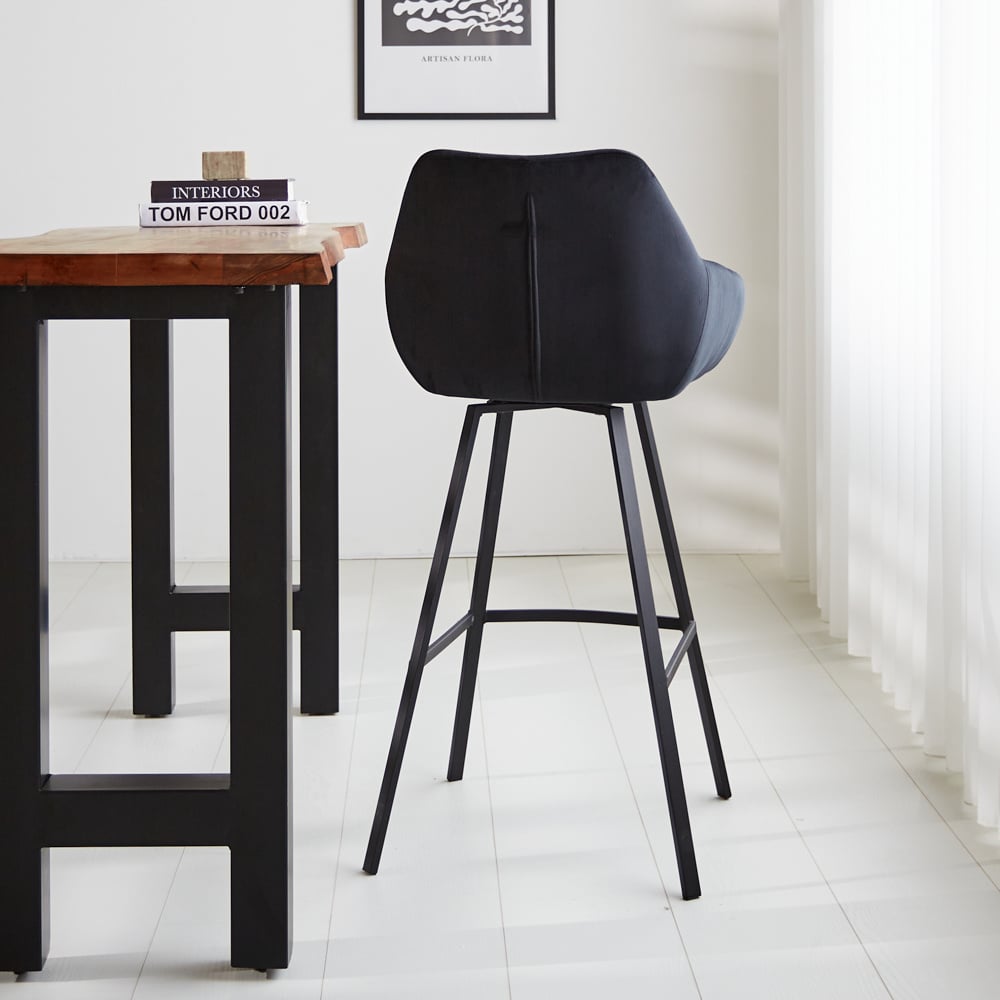 Barhocker Elise Samt Dimehouse Schwarz LxBxH 95x59x57 Samt Stimmungsvolles Foto der schrägen Rückansicht
