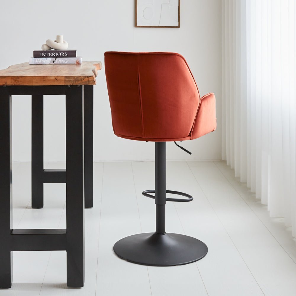 Barhocker Novan-Samt Dimehouse Kupfer LxBxH 75x58x54 Stoff Stimmungsvolle Fotodiagonale Rückansicht