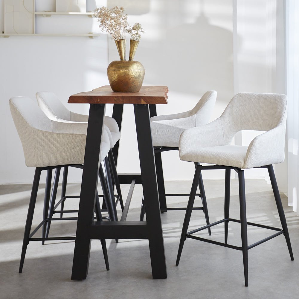 Barhocker Skye Dimehouse Weiß LxBxH 81x63x54 Stoff Stimmungsvolles Foto in Situation