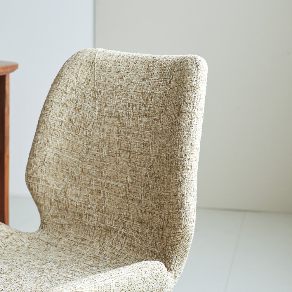 Esszimmerstuhl Beau Chenille Dimehouse Weißer Stoff, LxBxH 72x68x50. Stimmungsvolles Fotodetail