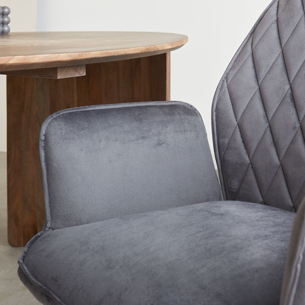 Esszimmerstuhl Novan-Samt Dimehouse Anthrazit LxBxH 71x64x56 Stoff Stimmungsvolles Fotodetail