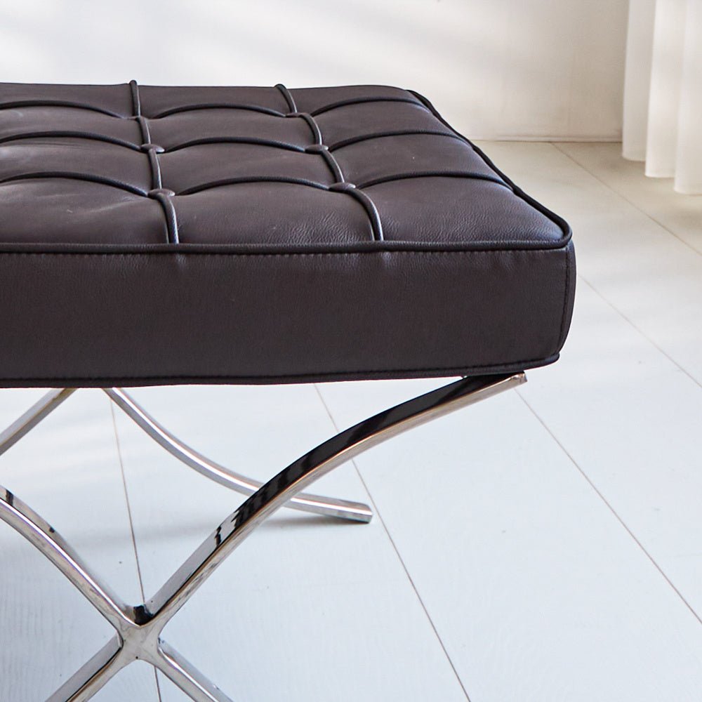 Fußhocker Expo Premium Dimehouse Schwarz LxBxH 63x62x36 Leder Stimmungsvolles Fotodetail