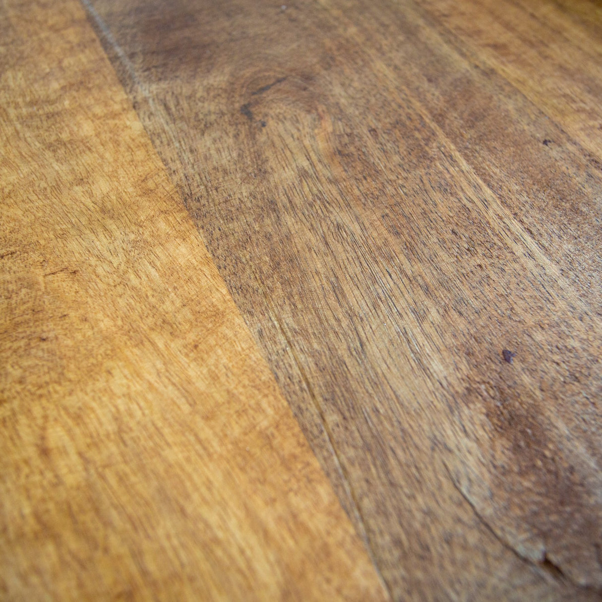 Esstisch Bistrotisch Rechteck Dimehouse Braun LxBxH 126x76x7 Mangoholz Stimmungsvoller Fotoausschnitt