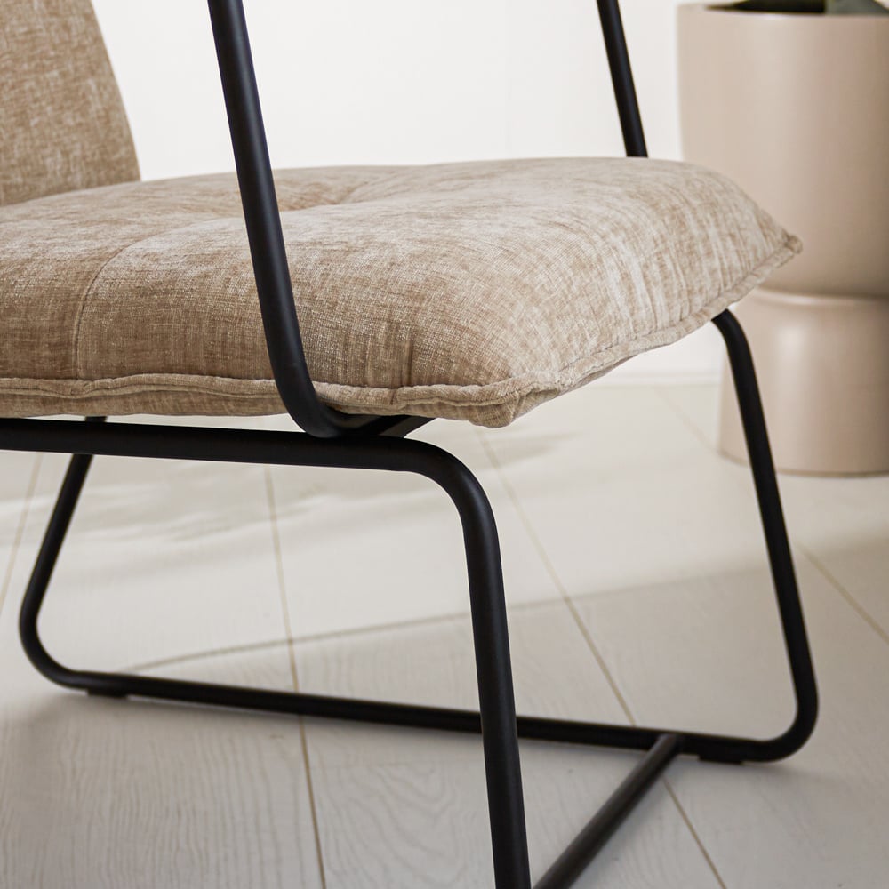 Sessel Hailey Chenille Dimehouse Beige LxBxH 66x64x37 Stoff Stimmungsvolles Fotodetail