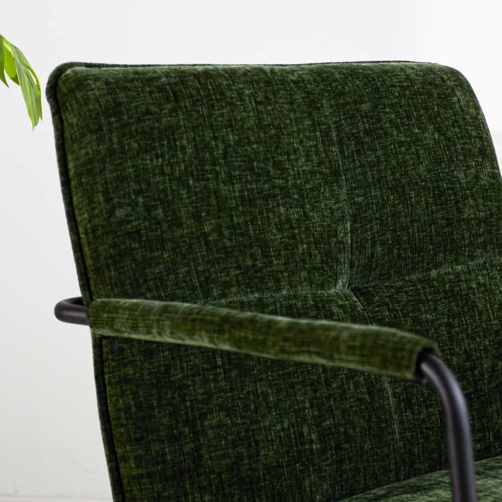 Sessel Hailey Chenille Dimehouse Dunkelgrün LxBxH 66x64x37 Stoff Stimmungsvolles Fotodetail