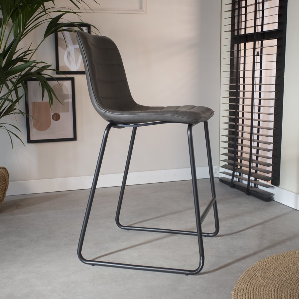 Barhocker Mark Kunstleder Dimehouse Anthrazit LxBxH 79x65x54 Kunstleder Stimmungsvolle Foto-Seitenansicht