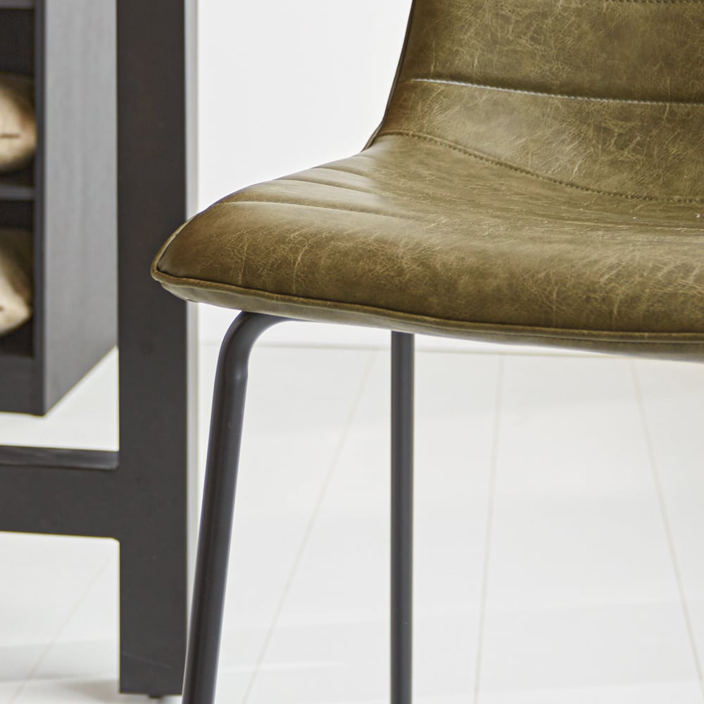 Barhocker Mark Kunstleder Dimehouse Grün LxBxH 79x65x54 Kunstleder Stimmungsvolles Fotodetail