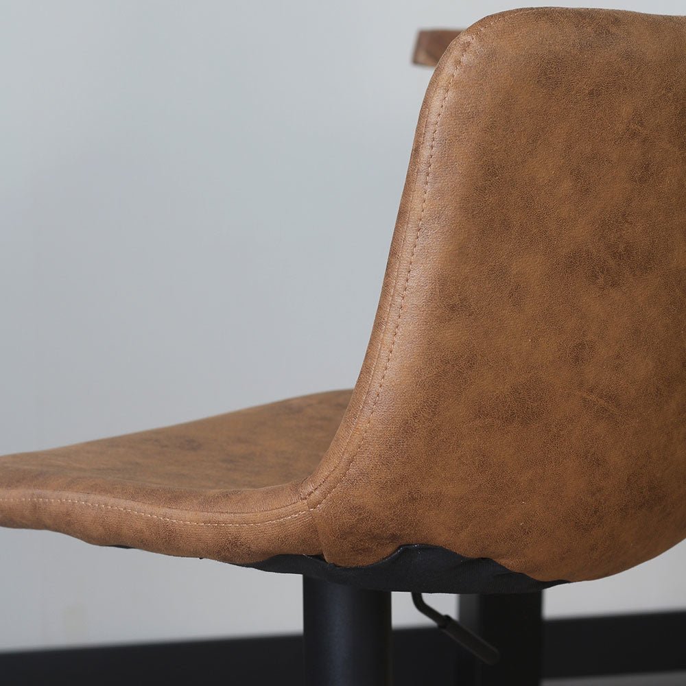 Barhocker Boran Dimehouse Cognac LxBxH 55x54x53 Öko-Leder Stimmungsvolles Fotodetail