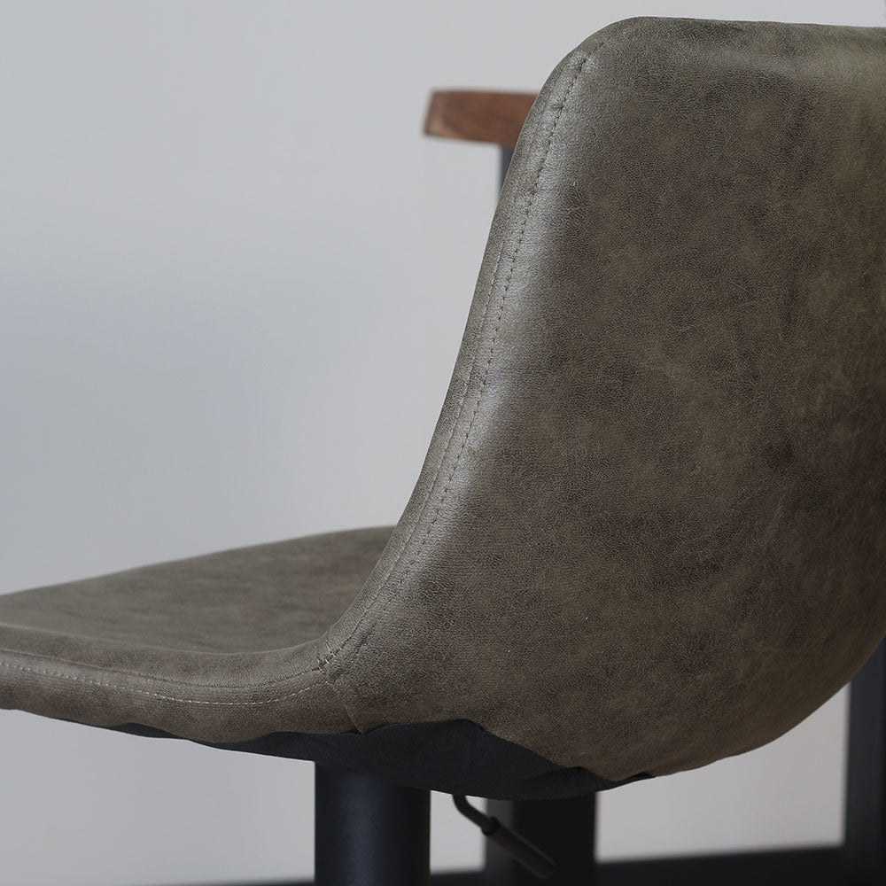 Barhocker Boran Dimehouse Grün LxBxH 55x54x53 Öko-Leder Stimmungsvolles Fotodetail