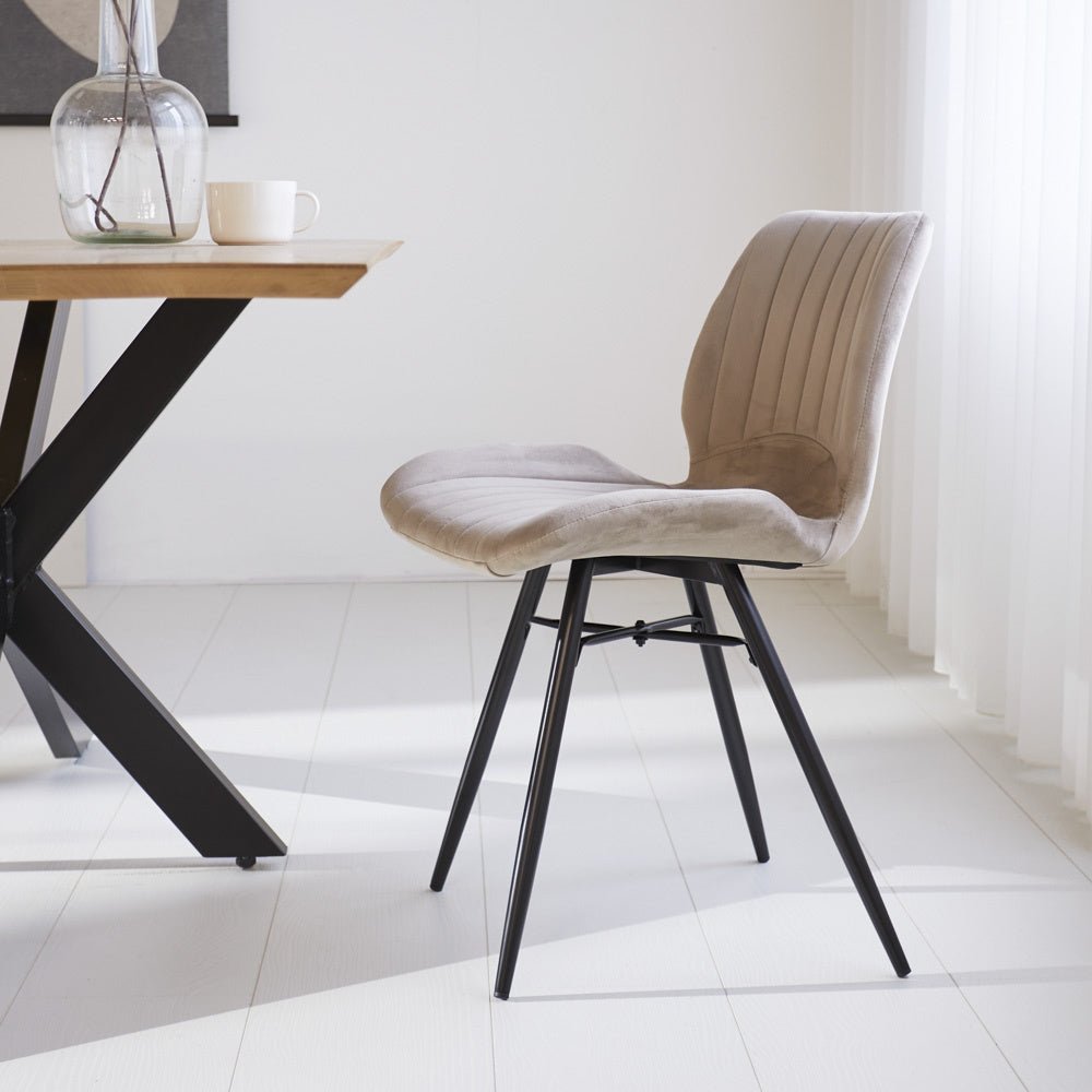 Esszimmerstuhl Schöner Samt Dimehouse Beige LxBxH 71x67x49 Stoff Stimmungsvolle Foto-Seitenansicht