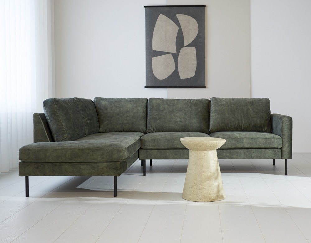 Sofa Gaya DeGeBe Grüner Stoff Stimmungsvolles Foto von vorne
