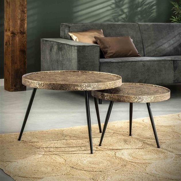 Couchtisch Aron DH Interior Bronze LxBxH 80x80x13 Bronze Stimmungsvolles Foto diagonale Vorderansicht