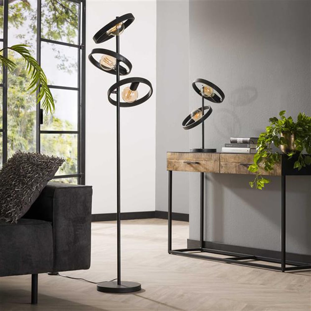 Stehlampe Otan DH Interior Anthrazit LxBxH 57x38x26 Metall Stimmungsvolles Foto diagonale Vorderansicht