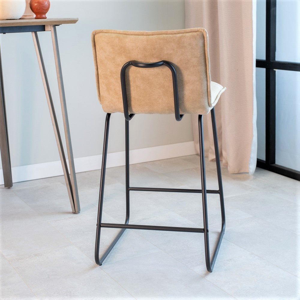 Barhocker Jelle Dimehouse Champagner LxBxH 63x56x49 Mikrofaser Stimmungsvolle Fotodiagonale Rückansicht
