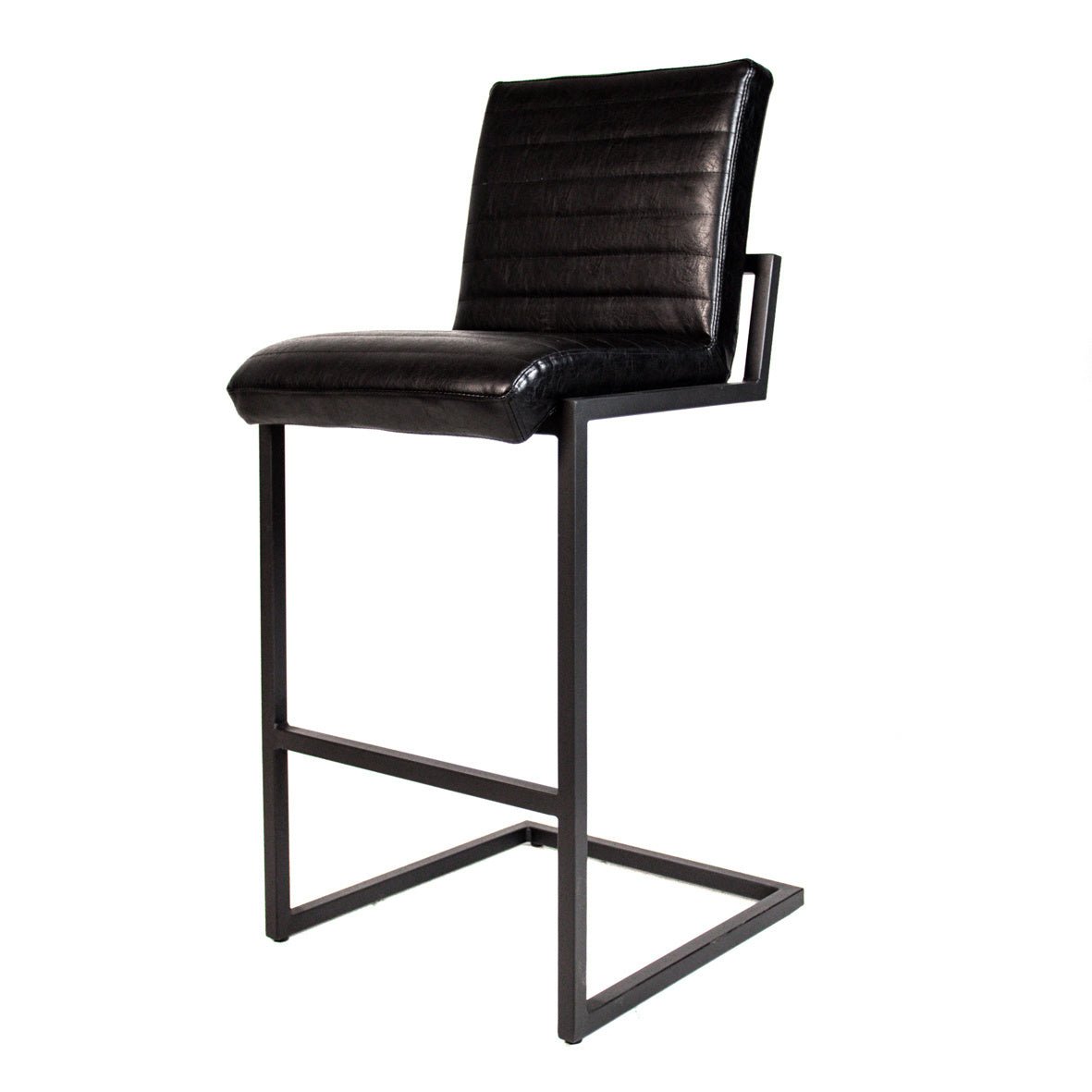 Barhocker Kuba Dimehouse Schwarz LxBxH 93x58x53 Kunstleder Weißes Foto diagonale Vorderansicht