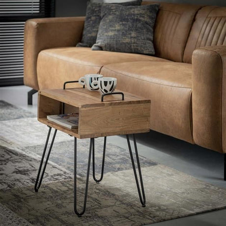 Nachttisch Aimée DH Interior Akazie LxBxH 45x39x17 Akazienholz Stimmungsvolles Foto diagonale Vorderansicht
