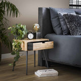 Nachttisch Cloë DH Interior Weathered LxBxH 50x40x19 Teak Umgebungsfoto in der Situation