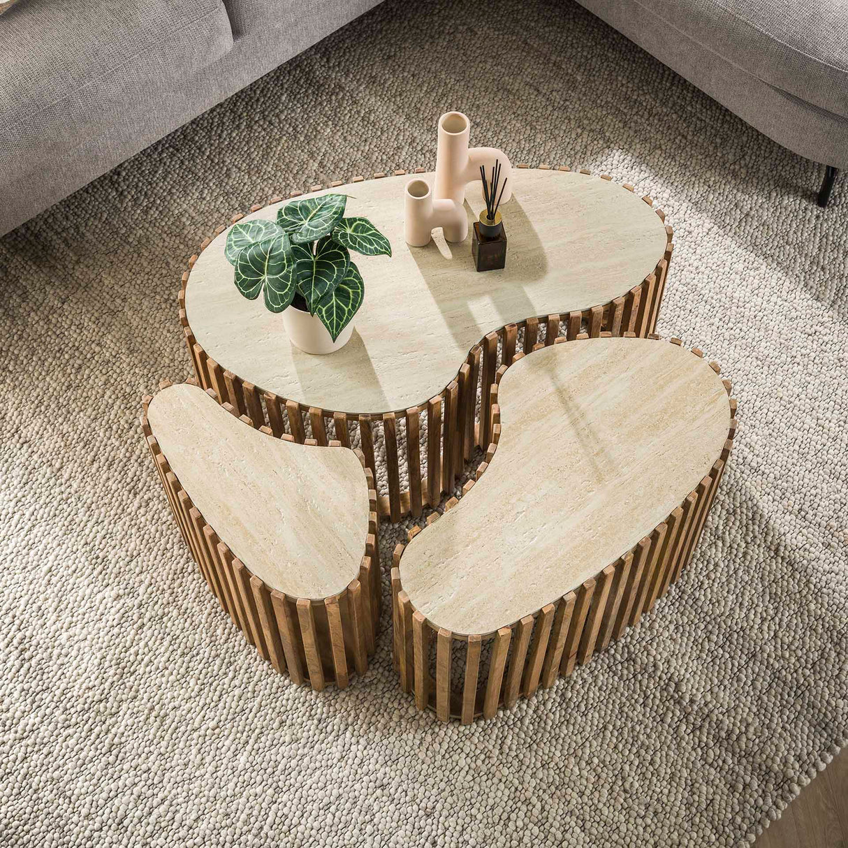 Salontafels - Vento niervormige salontafel set van 3 travertin massief mango zand - Dimehouse