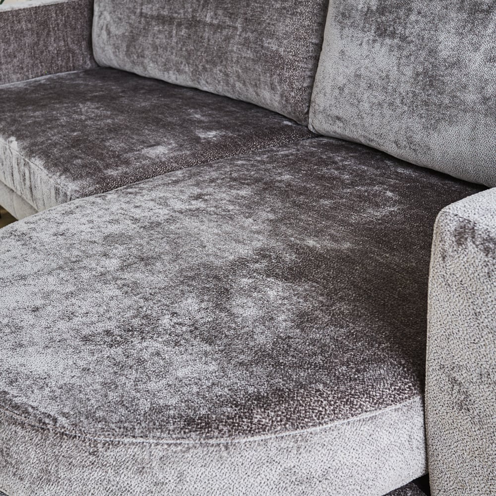 Sofa Bella Dimehouse Grau LxBxH 138x98x55 Stoff Stimmungsvolles Foto-Farbmuster