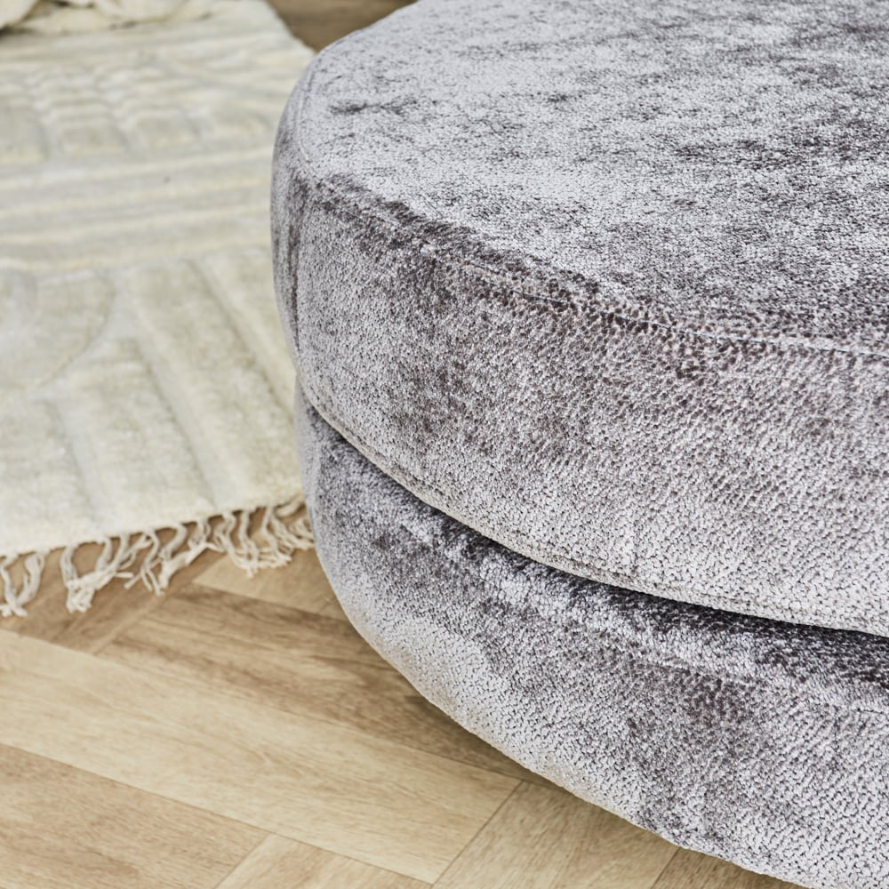 Sofa Bella Dimehouse Grau LxBxH 138x98x55 Stoff Stimmungsvolles Foto-Farbmuster