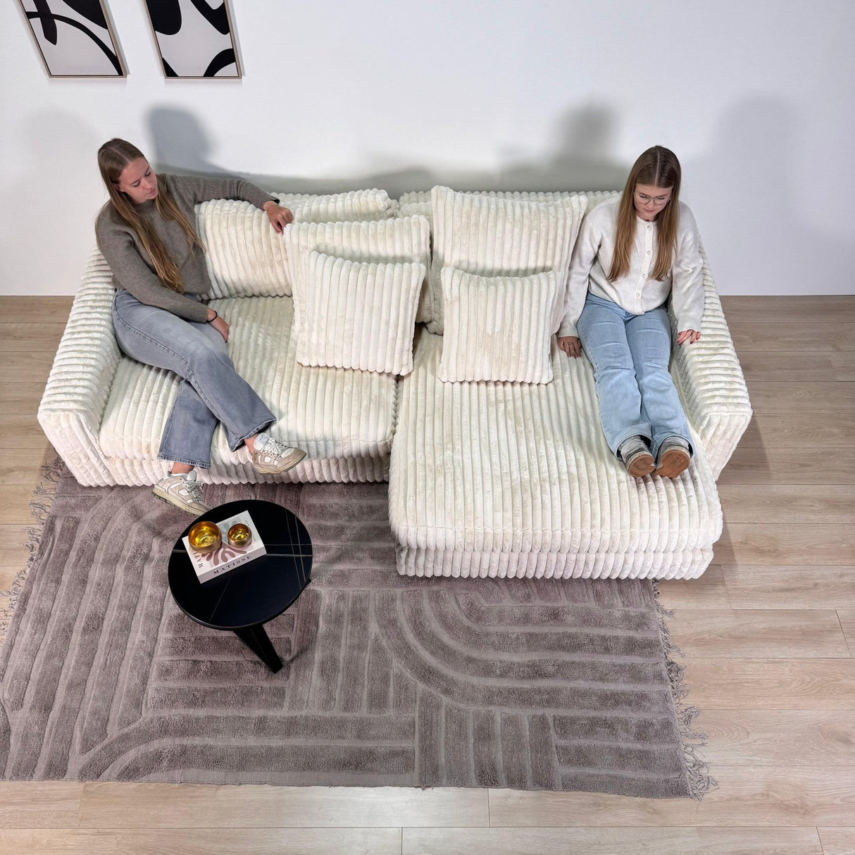 Banken - 3 - zits hoekbank XXL Beige Ribstof plofbank Nia - Dimehouse