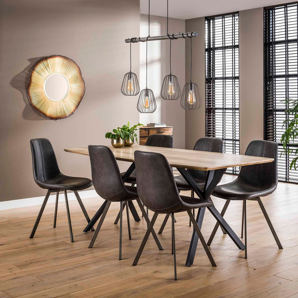 Eetkamerstoelen - Eetkamerstoel Zwart Siena Saddle PU Kunstleer - Dimehouse