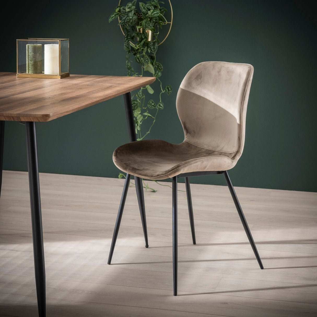 Eetkamerstoelen - Chique Eetkamerstoel Argo Velvet Champagne - Zonder Armleuningen - Dimehouse