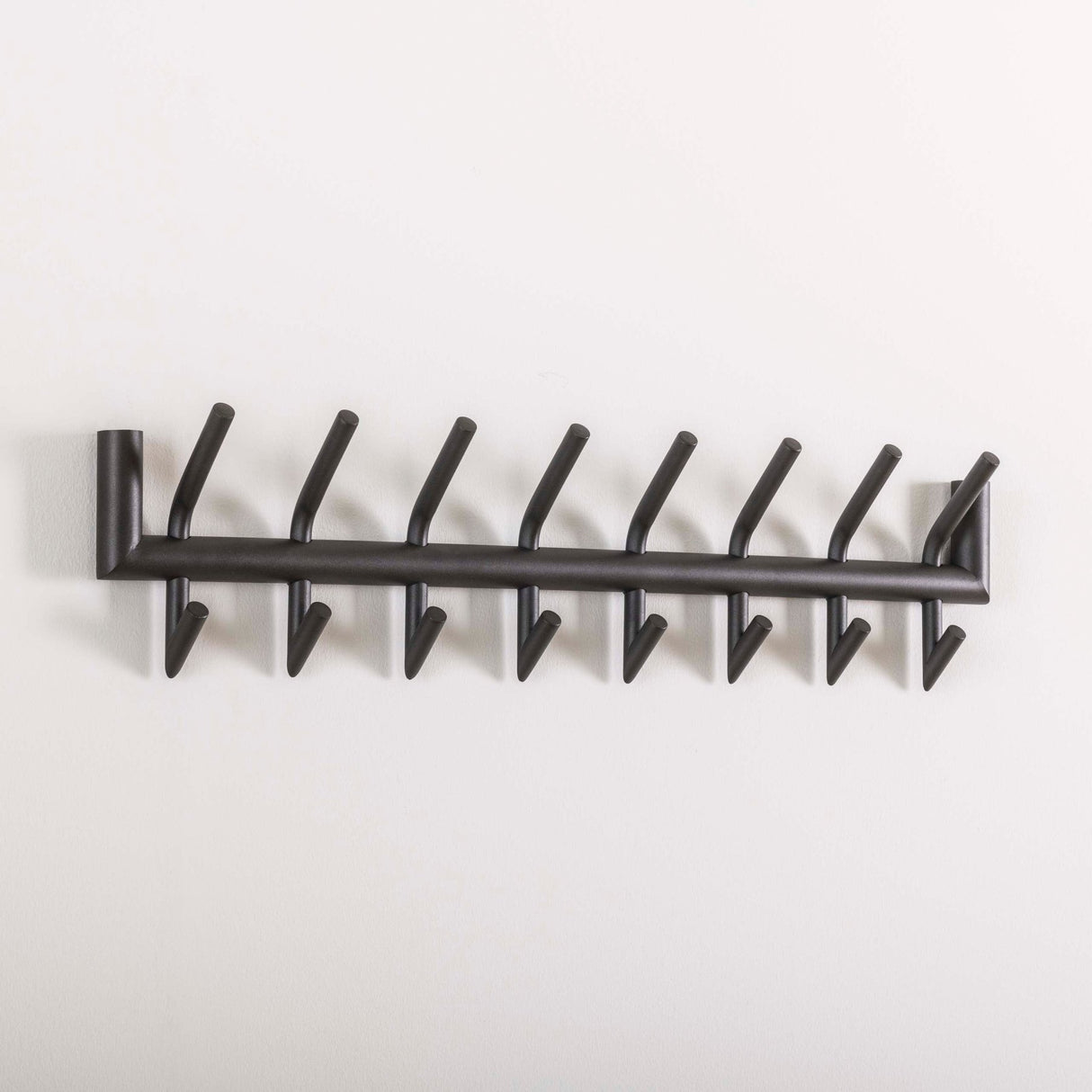 Kapstokken - Kapstok Kym 2x8 Haken Mat Donkergrijs 78 cm - Dimehouse