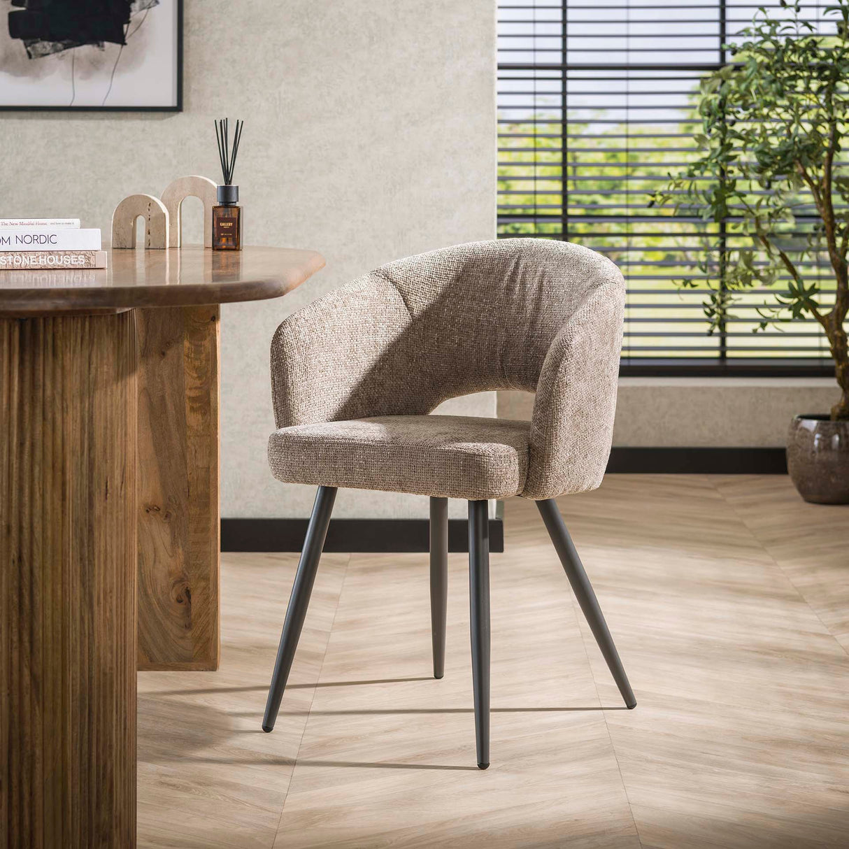 Eetkamerstoelen - Moderne Eetkamerstoel Zand Cargo Tissee Stof - Dimehouse