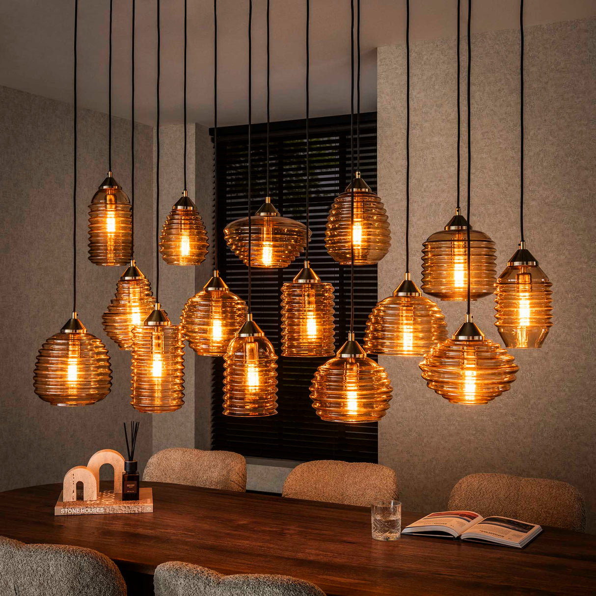 Hanglampen - Hanglamp Mali 15 - lichts geribbeld glas amberkleurig - Dimehouse