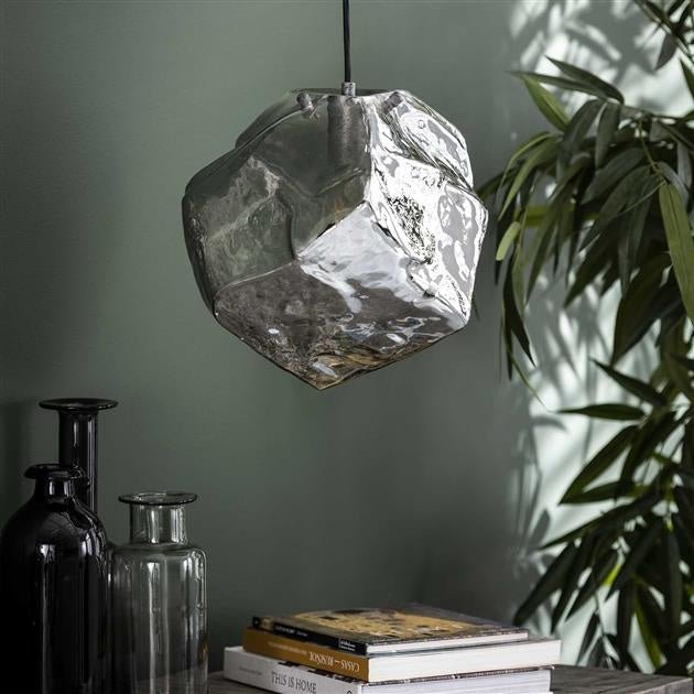 Hängelampe Rocks DH Innenraum verchromt LxBxH 45x34x34 Glas Stimmungsvolles Foto diagonale Vorderansicht