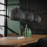Hängelampe Armoor DH Interior Braun LxBxH 111x35x29 Schwarzbraun Stimmungsvolles Foto diagonale Vorderansicht