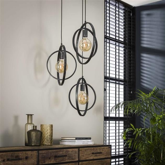 Hängelampe Otan DH Interior Anthrazit LxBxH 48x46x45 Metall Stimmungsvolles Foto diagonale Vorderansicht