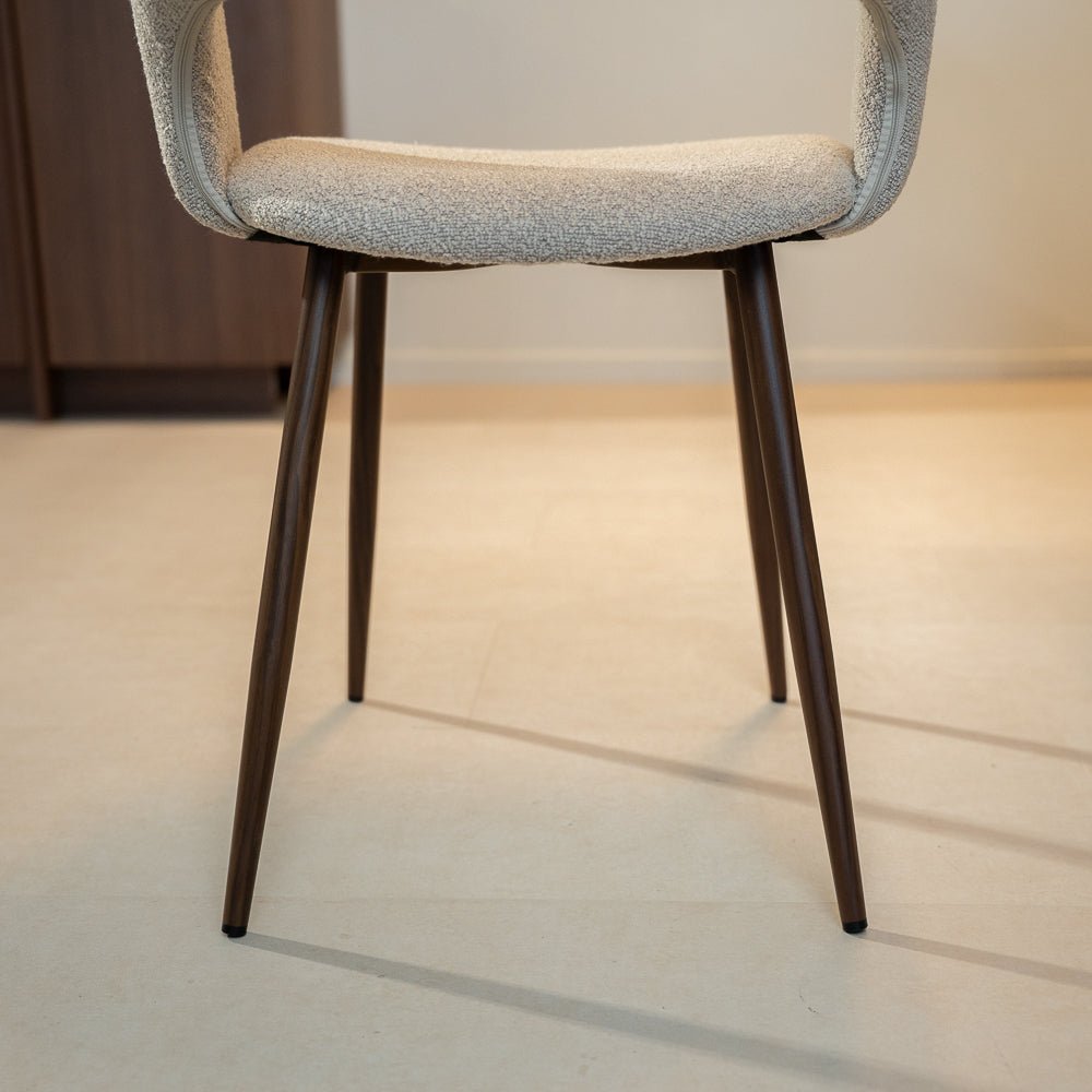 Eetkamerstoelen-Japandi Eetkamerstoel Zand - Open rug - Walnootlook Frame - Aki-Dimehouse