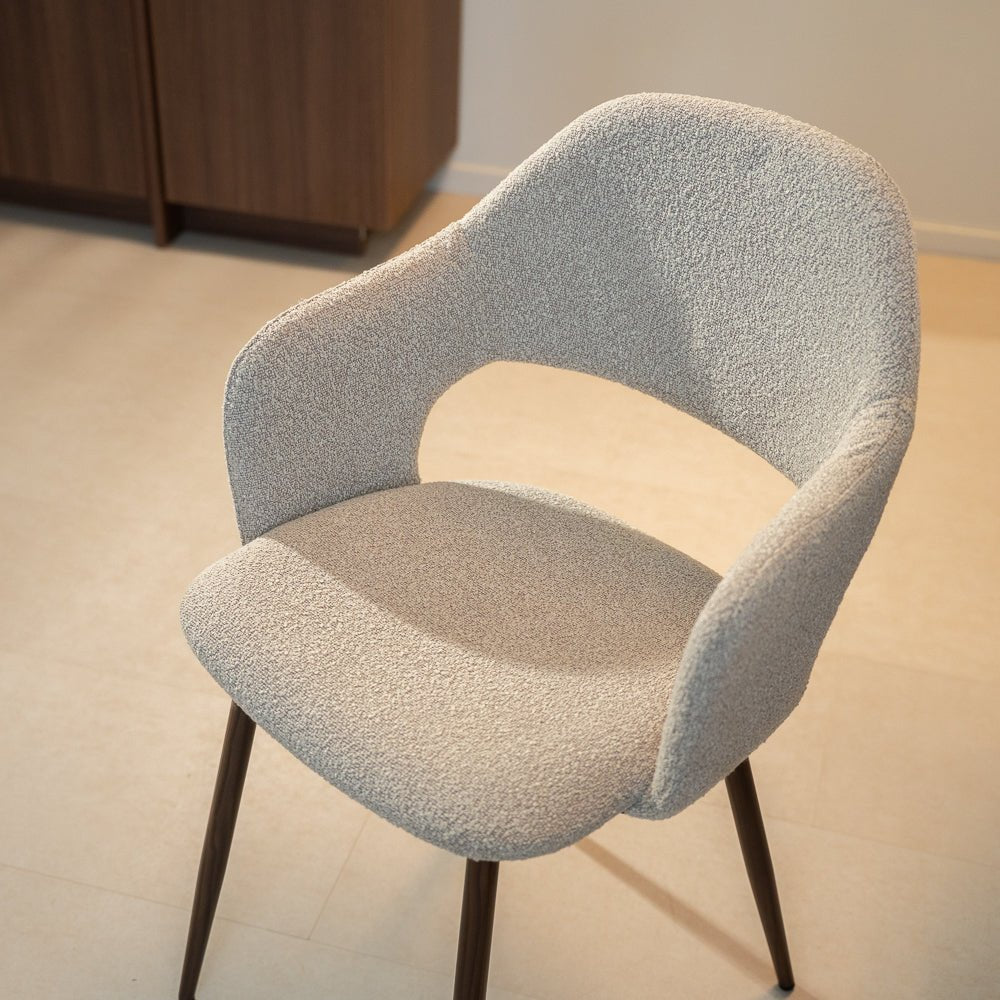 Eetkamerstoelen-Japandi Eetkamerstoel Zand - Open rug - Walnootlook Frame - Aki-Dimehouse