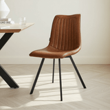 Esszimmerstuhl Cognac in einem Modern Innenraum