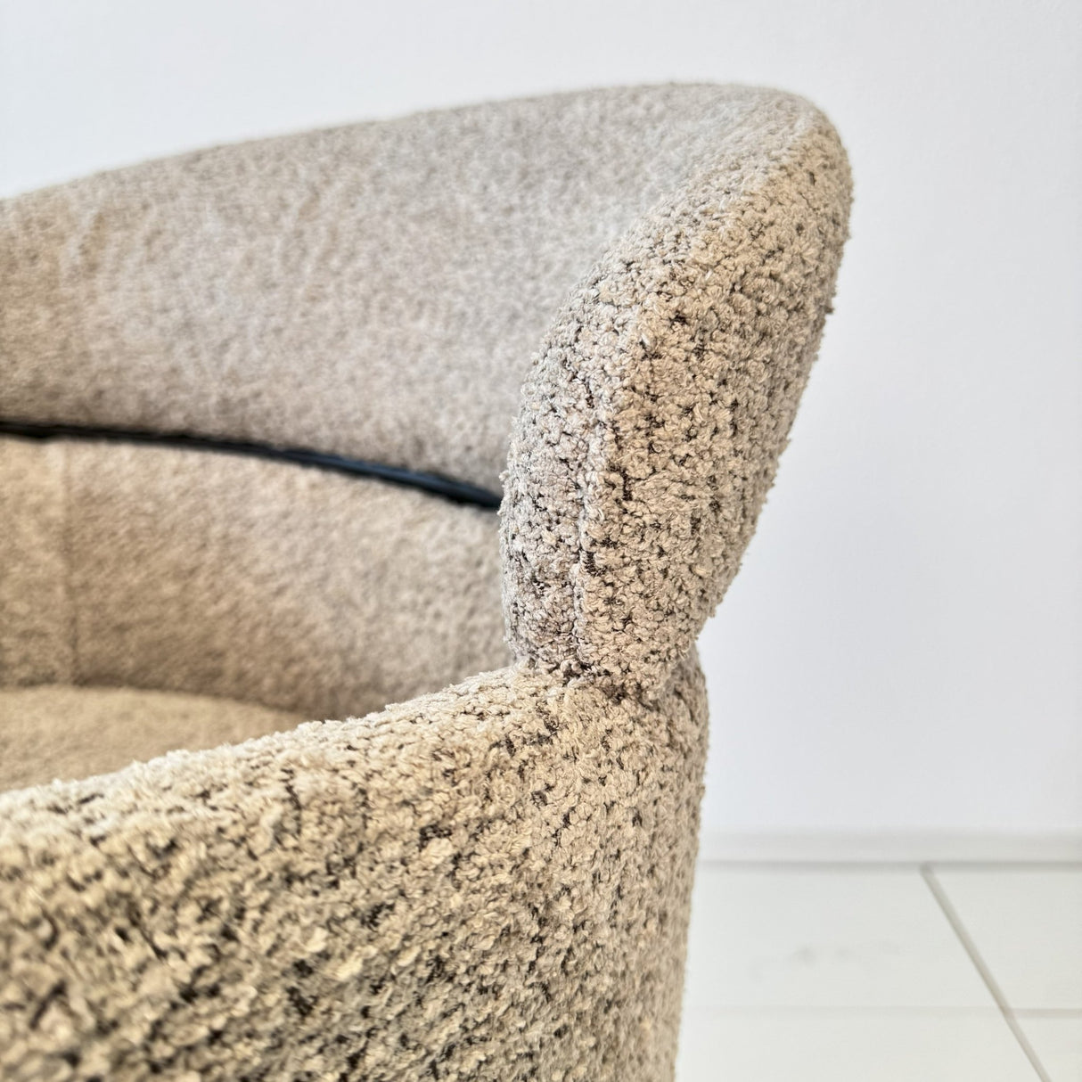 Esszimmerstuhl Bouclé Beige – Japandi – runde Formen – Lola