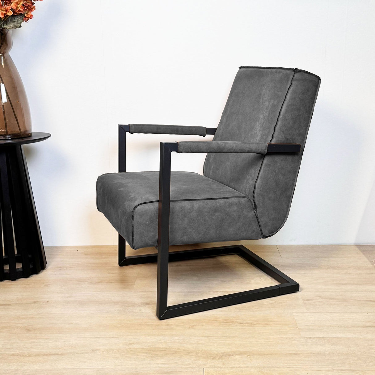 Fauteuils - Industriële fauteuil antraciet eco - leer Tiger - Dimehouse