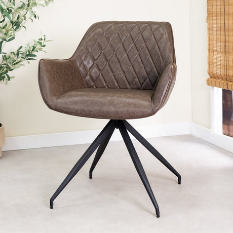 Eetkamerstoelen - Industriële Eetkamerstoel Taupe Gian - Kunstleer - Ruitpatroon - Met Armleuningen - Dimehouse
