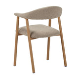 Eetkamerstoelen - Japandi Eetkamerstoel Zandkleur Bouclé Suki - Eikenlook Frame - Met Armleuning - Dimehouse
