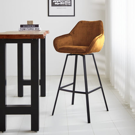 Barhocker Elise Samt Dimehouse Cognac LxBxH 95x59x57 Samt Stimmungsvolles Foto diagonal von vorne