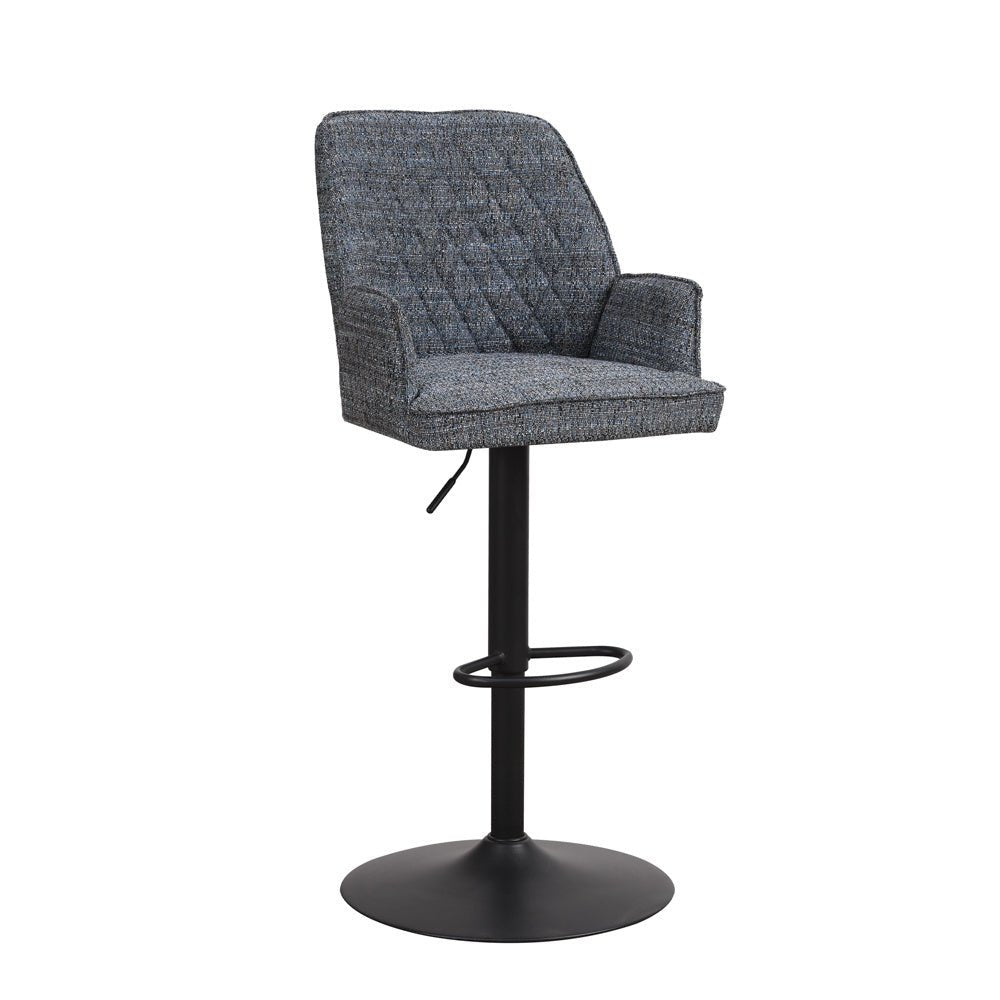 Barhocker Novan-Chenille Dimehouse Blau LxBxH 75x58x54 Stoff Weißes Foto diagonale Vorderansicht